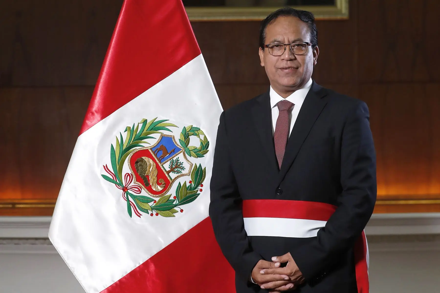 como se llama el ministro de comercio exterior y turismo - Quién se encarga del comercio exterior en el Perú