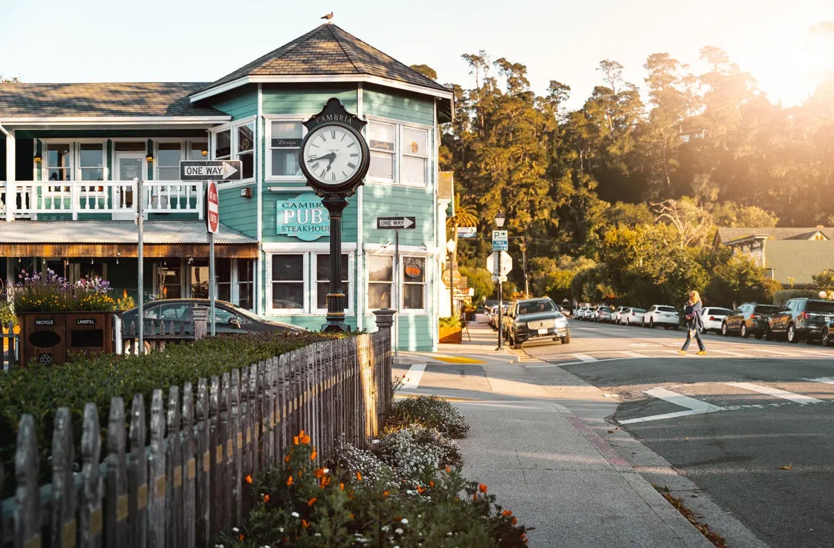 cambria california turismo - Tiene Cambria un centro