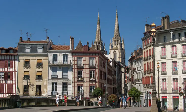 <b>Bayona Turismo</b>: Una Guía Completa para Descubrir la Perla Vasca Francesa - Vale la pena visitar Bayona bayona turismo - Vale la pena visitar Bayona