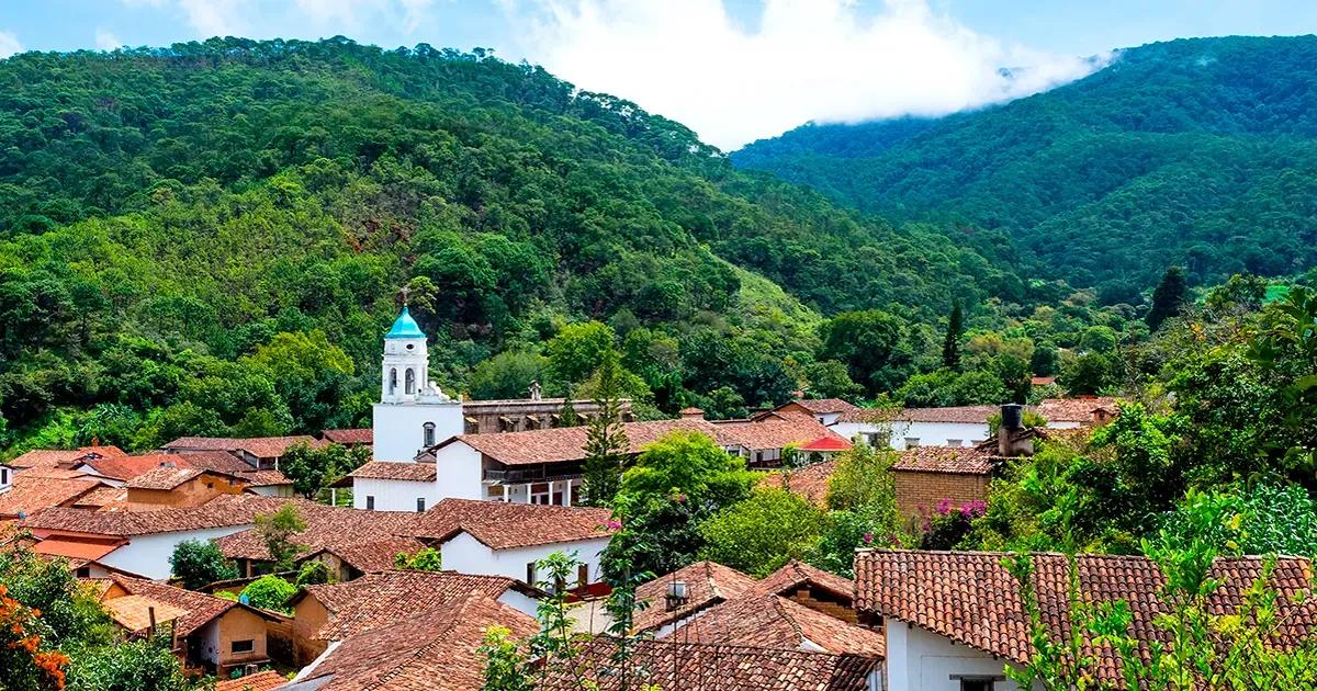san sebastian del oeste turismo - Vale la pena visitar San Sebastián, México