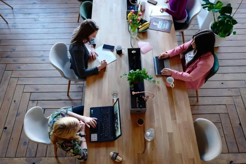 Community Manager Turismo: Ideas para una Estrategia Exitosa - What does a community manager do all day community manager turismo ideas - What does a community manager do all day