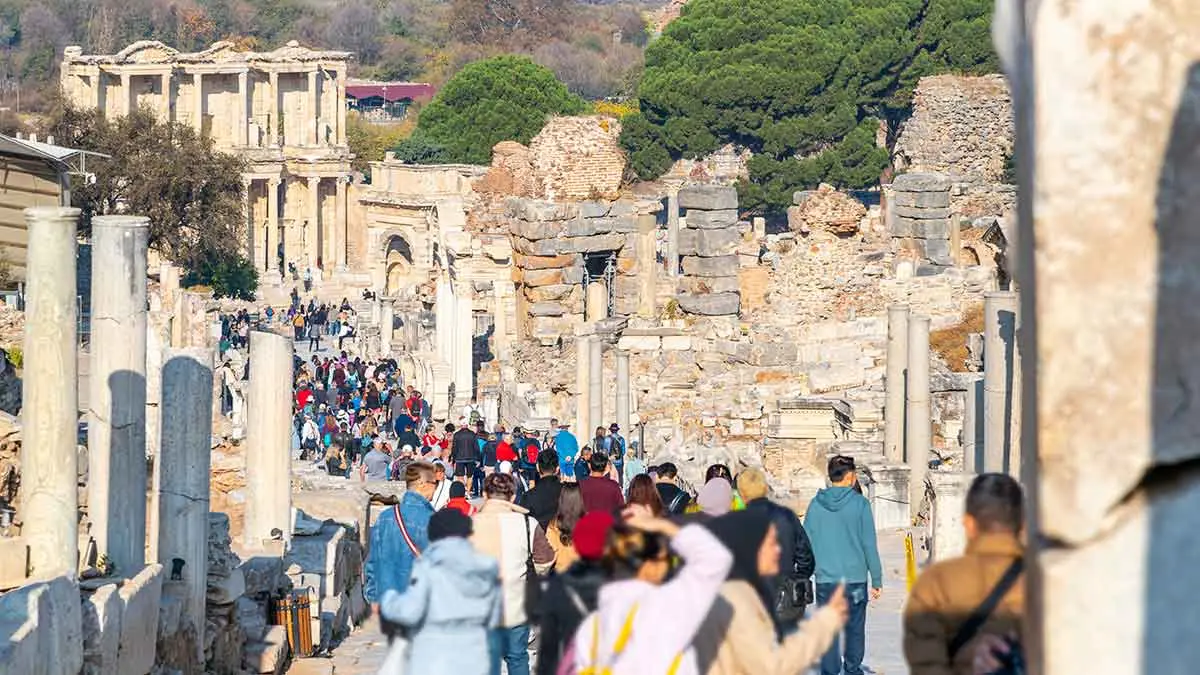 <b>Afectación del turismo</b>: Impacto económico, sociocultural y ambiental - What is the impact of tourism afectacion about turism all - What is the impact of tourism