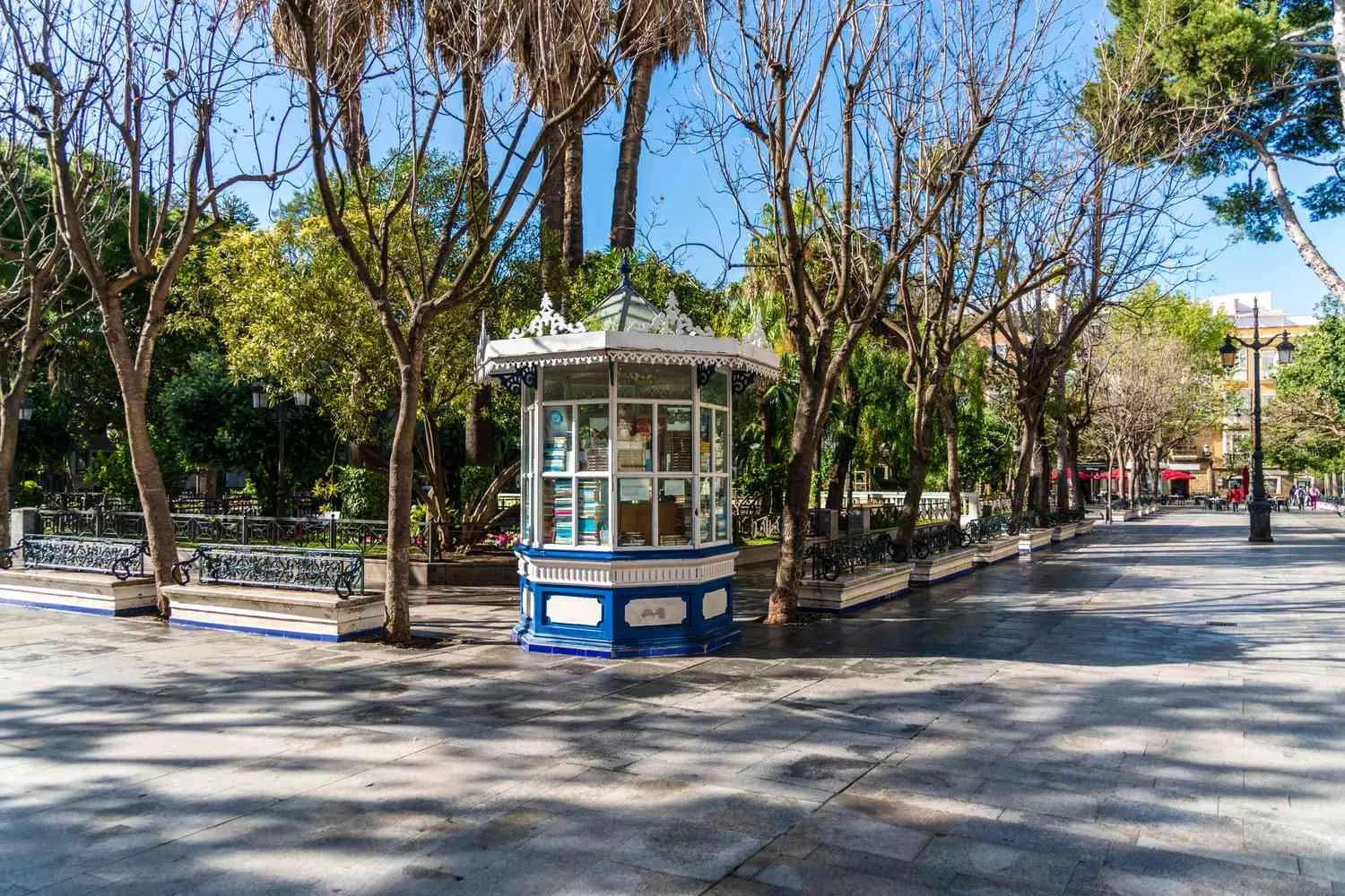 architecture kiosk turism - What is the purpose of a kiosk