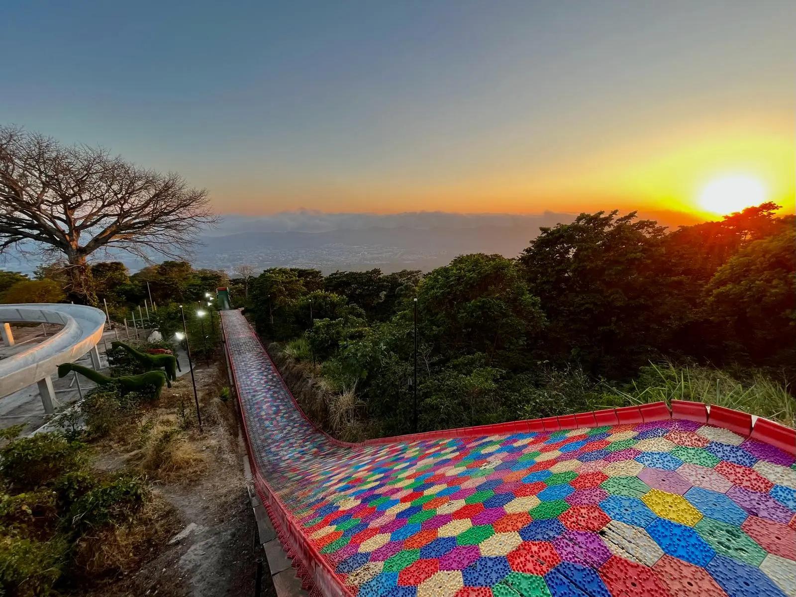 El Salvador: Guía de Turismo Completa con Imágenes y Mapas - Where is the colorful slide in El Salvador el salvador turismo comsv images maps - Where is the colorful slide in El Salvador